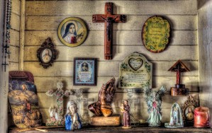 PRAY  -  HDR
